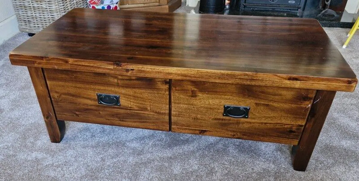 Solid wood coffee table 120x60x46cm - Image 1