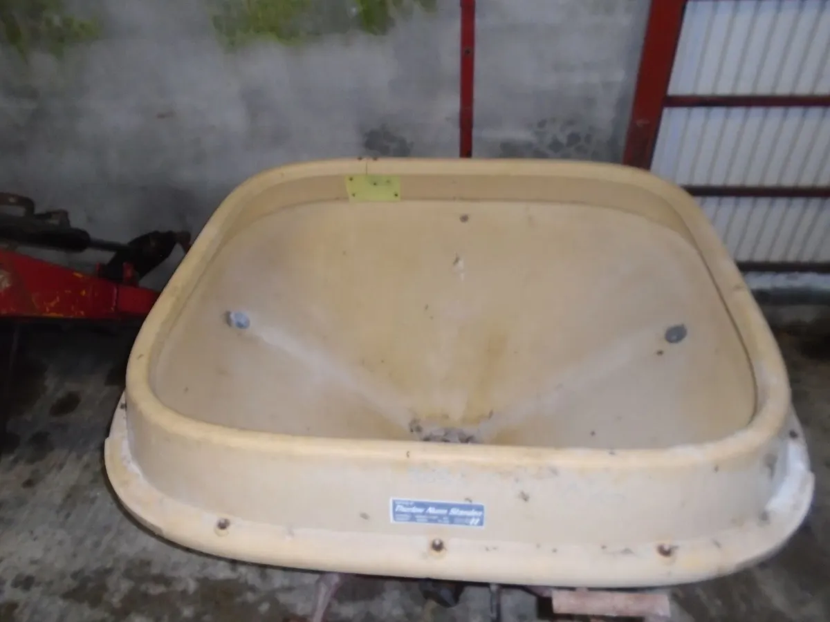 Vicon Fertilizer Spreader - Image 2