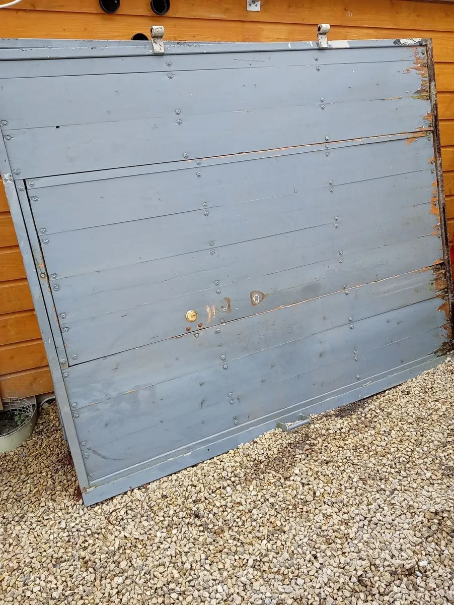 Double outdoor doors - Image 3