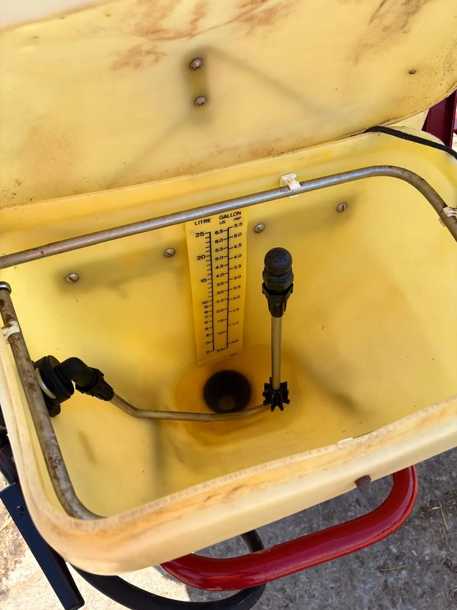 Hardi sprayer - Image 4