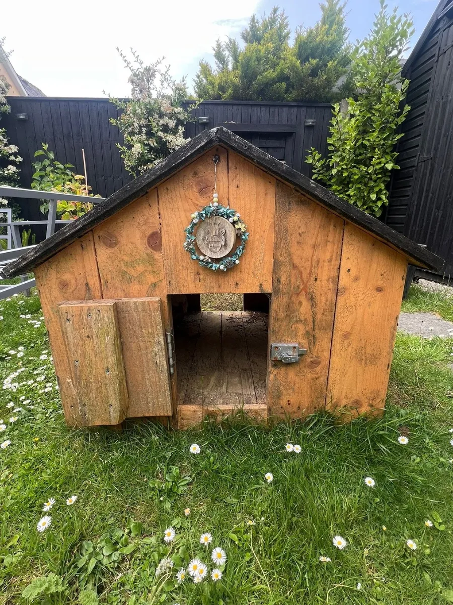 Rabbit’s hutch - Image 1