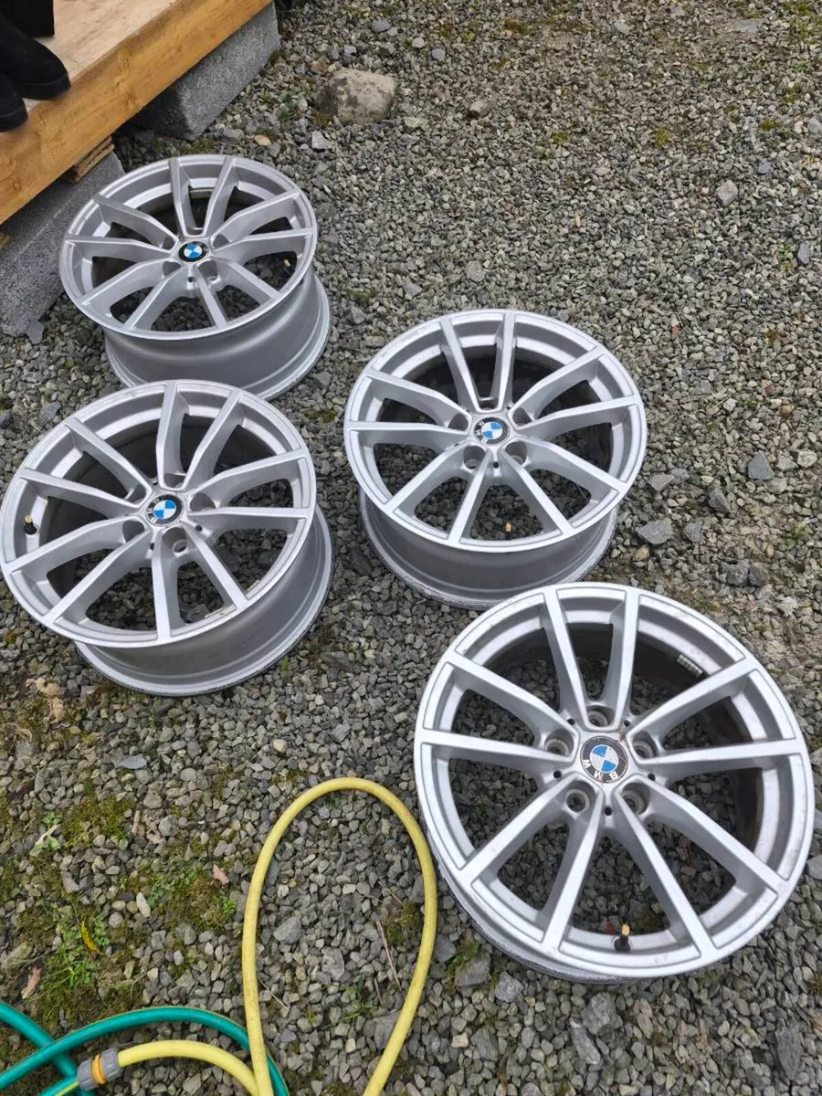 Bmw wheel rims - Image 1
