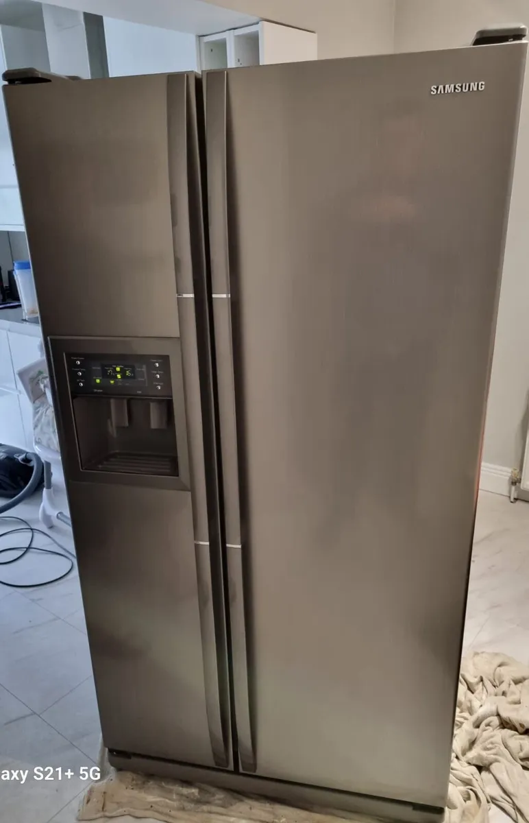 Samsung American Fridge Freezer - Image 1
