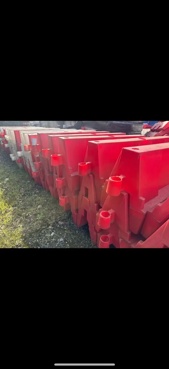 Red & white barriers Aprrox 200 - Image 2