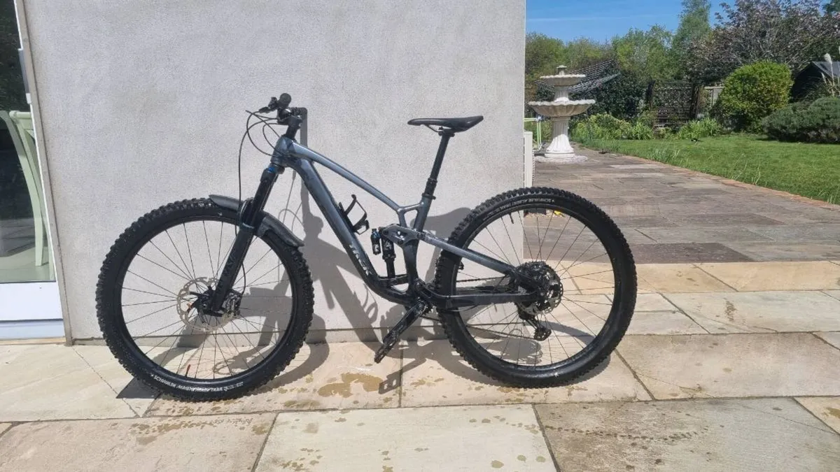 Trek Fuel EX 8 Gen 6 - Image 1
