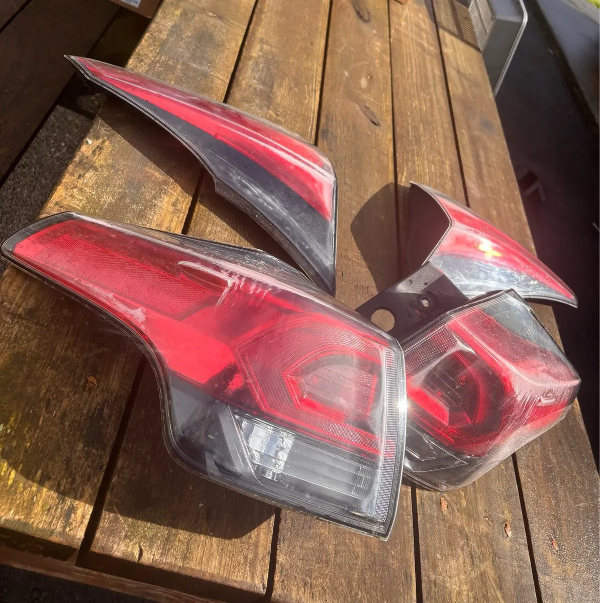 Rear Lights Toyota Rav 4 Full Set - Image 4