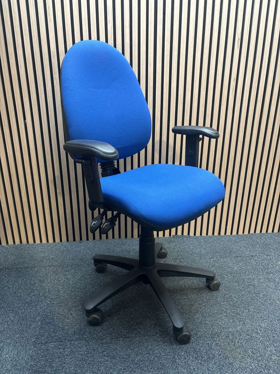 QUALITY ORTHO SWIVEL CHAIRS WITH ARMS - Image 1