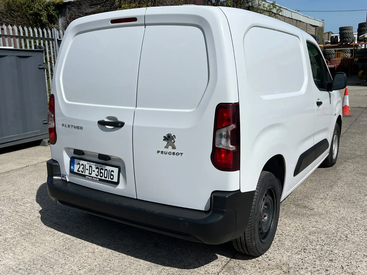 2023 PEUGEOT PARTNER ACTIVE PLUS. - Image 4