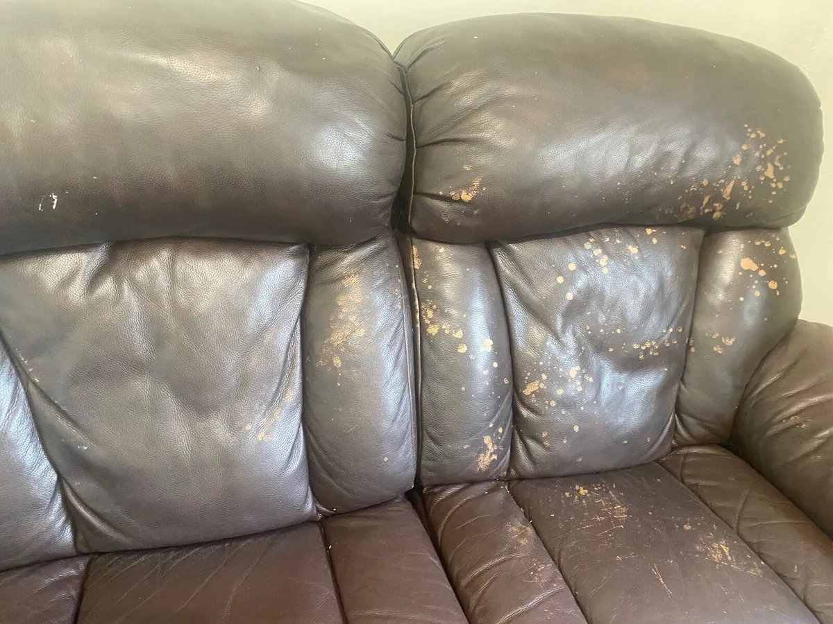2 seater couch/double recliner - Image 4