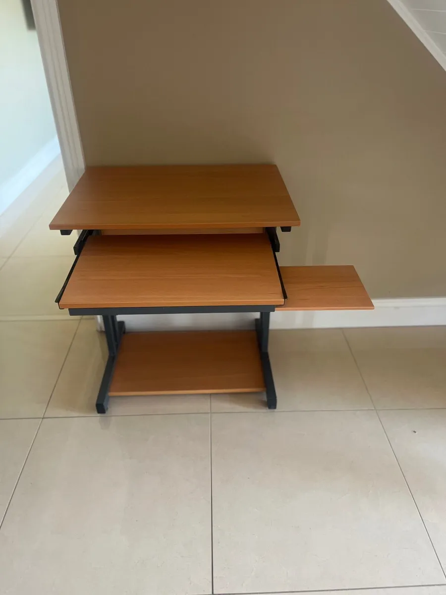 Office desk - Image 1