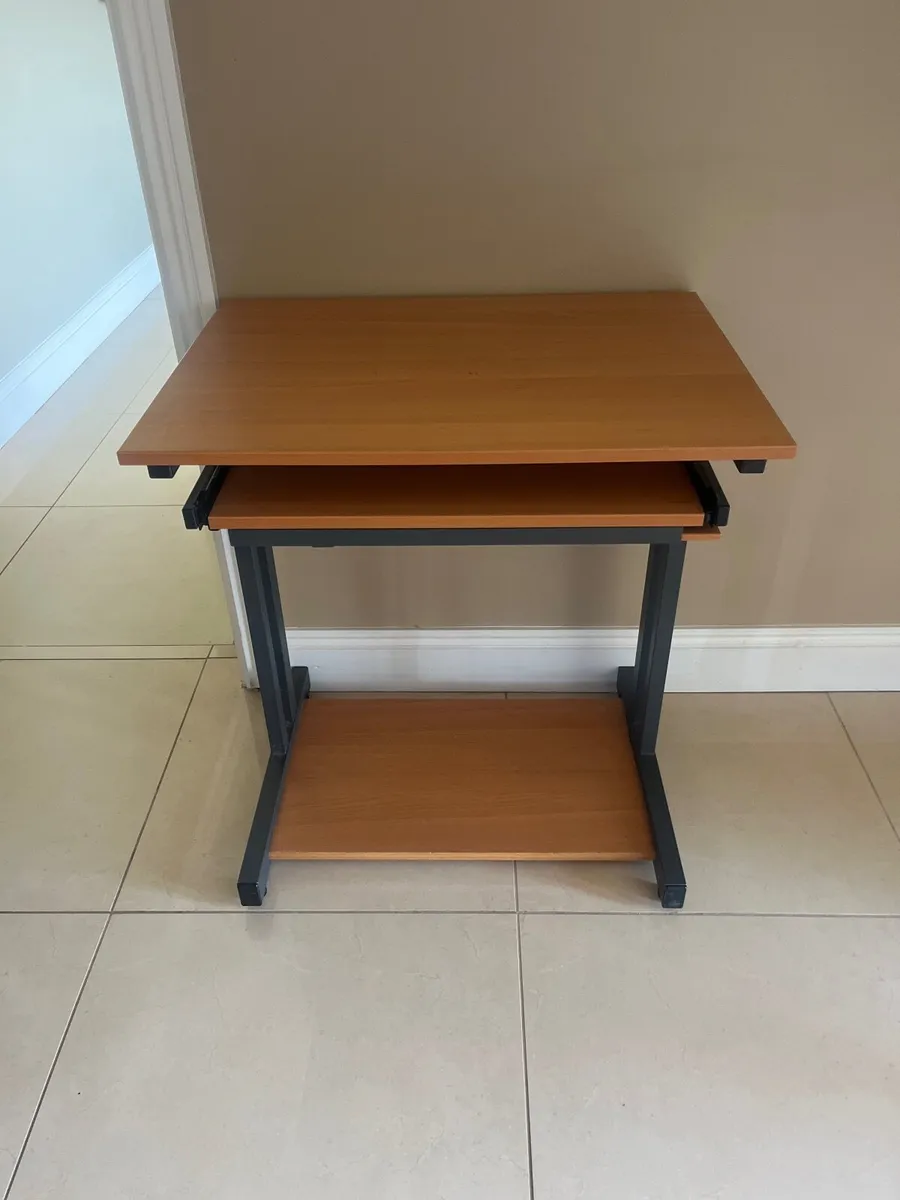 Office desk - Image 3