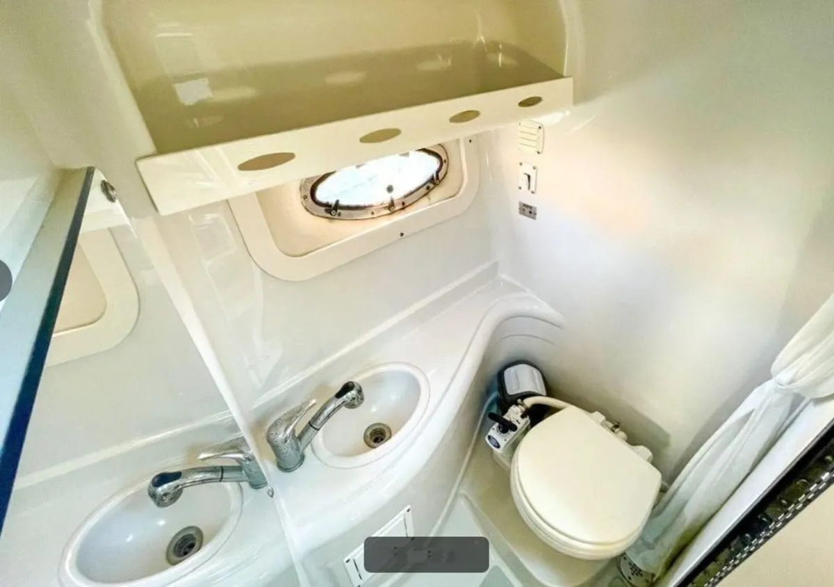 Crownline 250 CCR  Sports Cruiser - Image 4