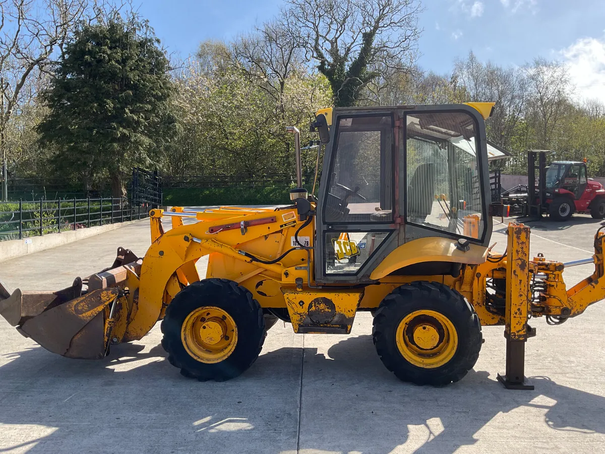 JCB 2CX Backhoe Loader - Image 1