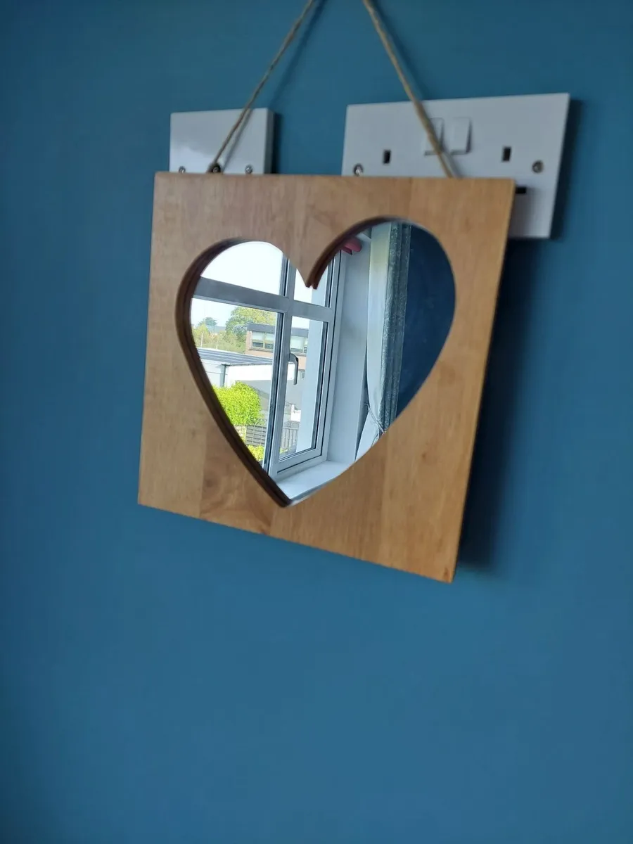 Love-heart mirror in wooden frame - Image 1