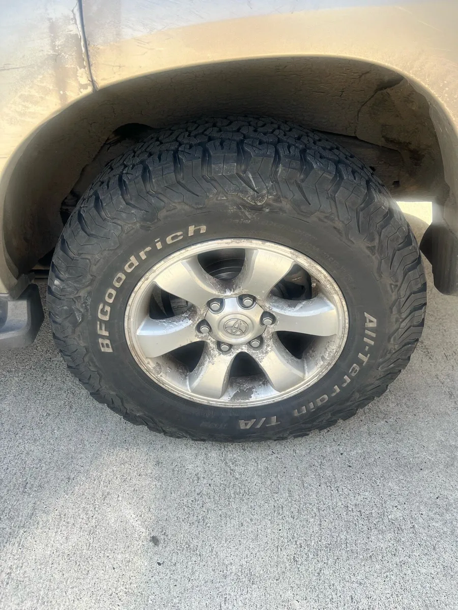 2004 Toyota landcruiser crew cab automatic - Image 3