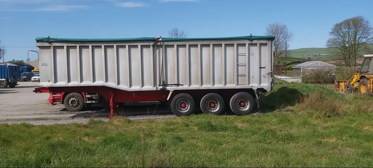 Wilcox bulk tipping trailer - Image 1