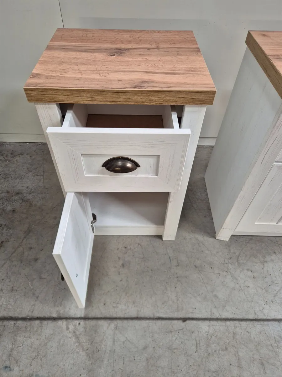 Pair of Bedside Lockers / Cabinets – Matching Set - Image 4