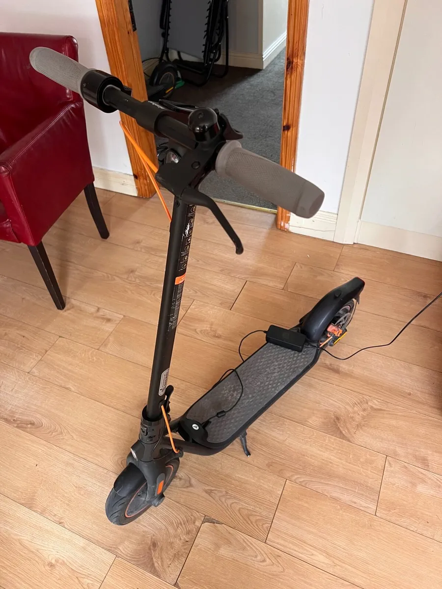 Segway Ninebot F40E - Image 1