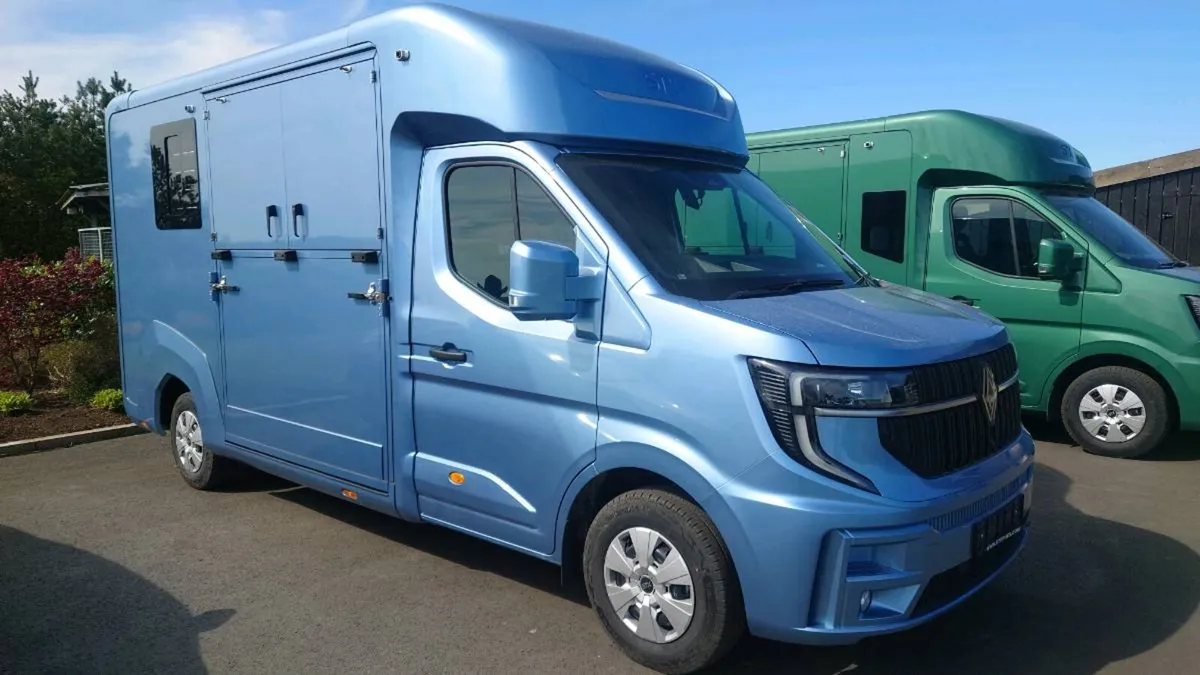 New Model Stephex & AKX 2 Stalls - Image 1