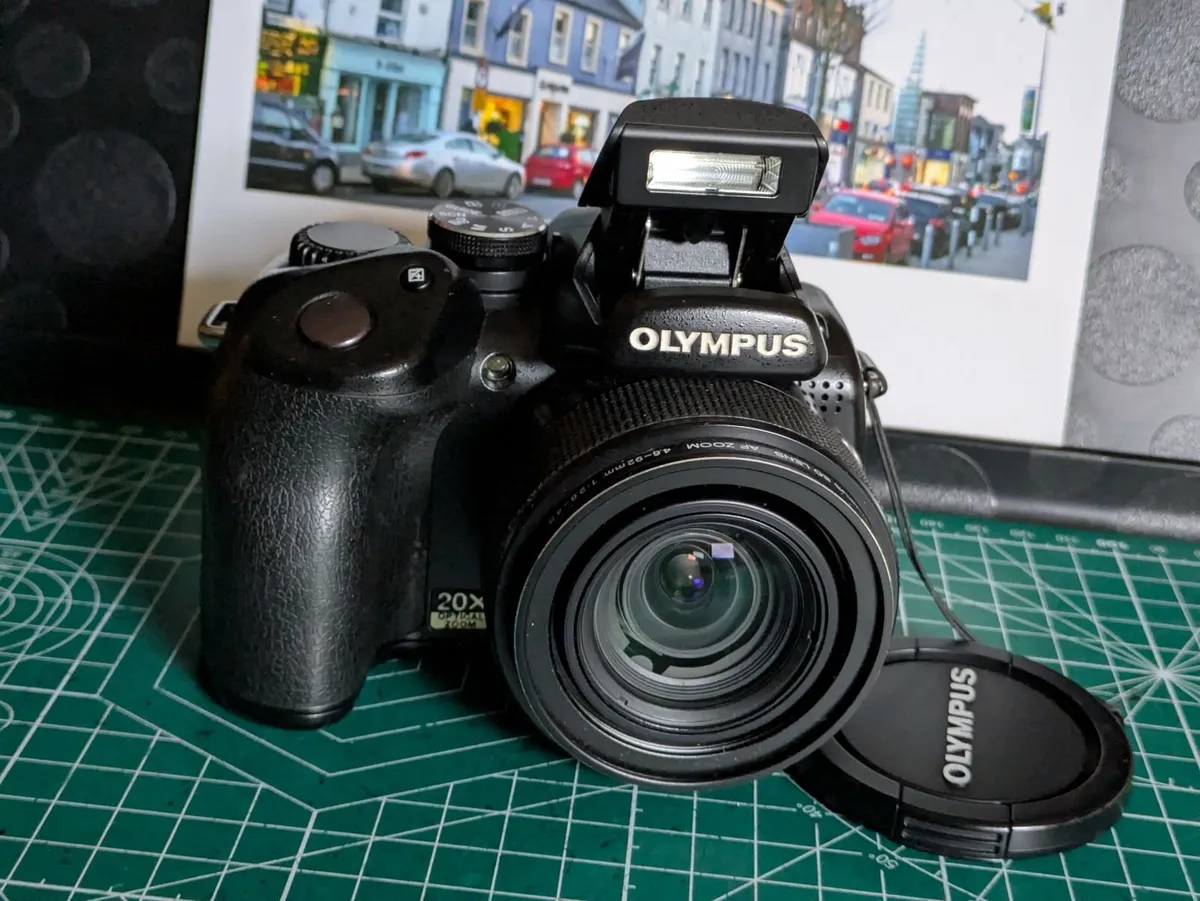 Olympus SP 570 UZ 10MP CCD🌈 camera, RAW - Image 1