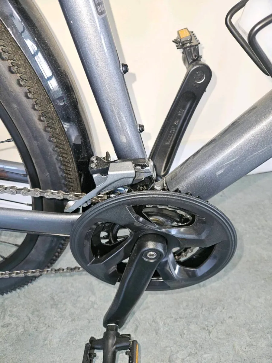 Trek dual sport hybrid bike. - Image 2