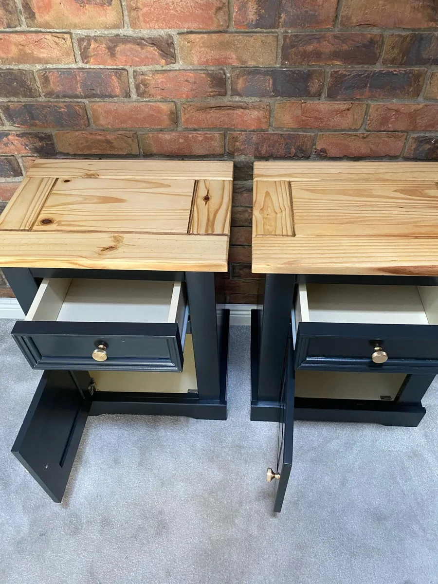 Bedside tables / lockers refurbished ravens black - Image 3