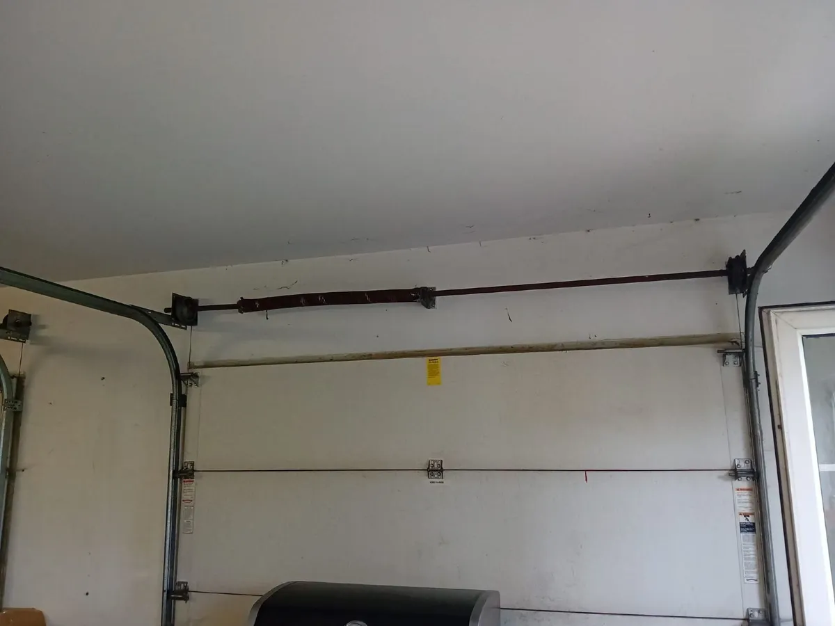 Two roller garage doors - Image 1