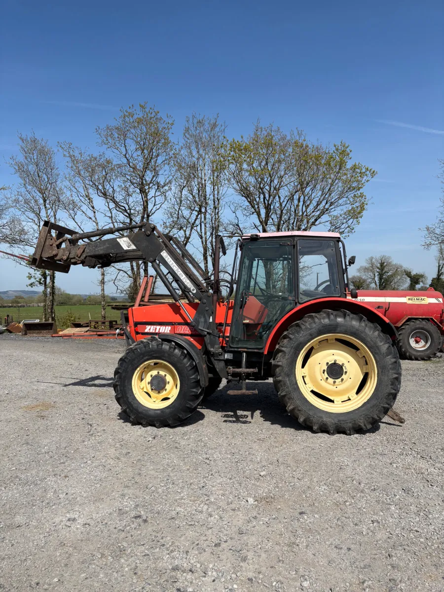 Zetor Tractor with front loader - Image 1