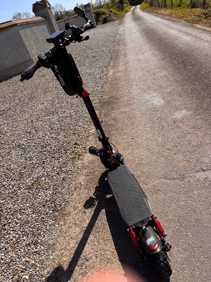 E Scooter - Image 2
