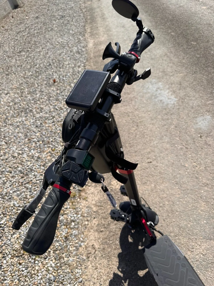 E Scooter - Image 3