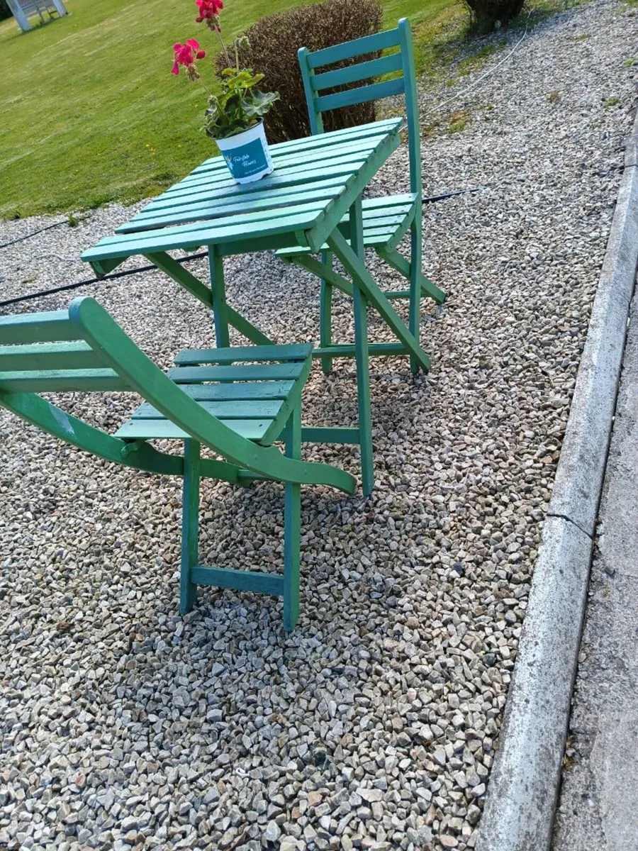 Garden table and chairs - Image 4