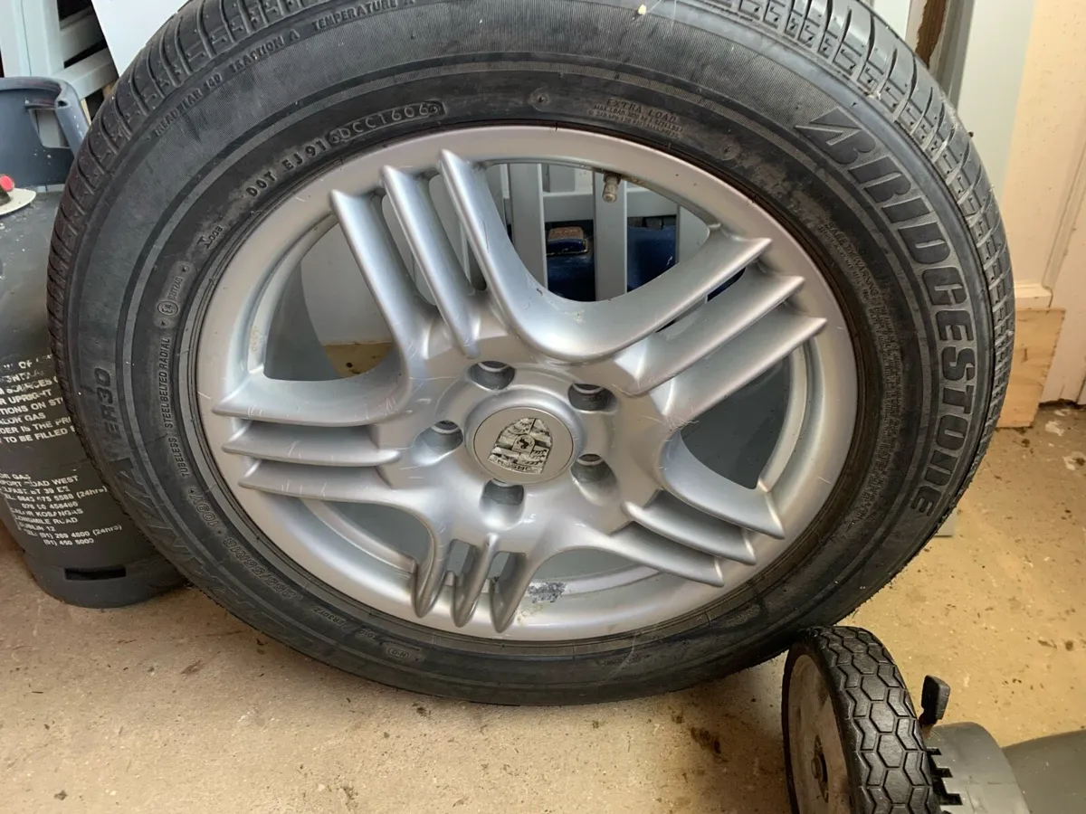 Porsche Wheel & Tyre - Image 1