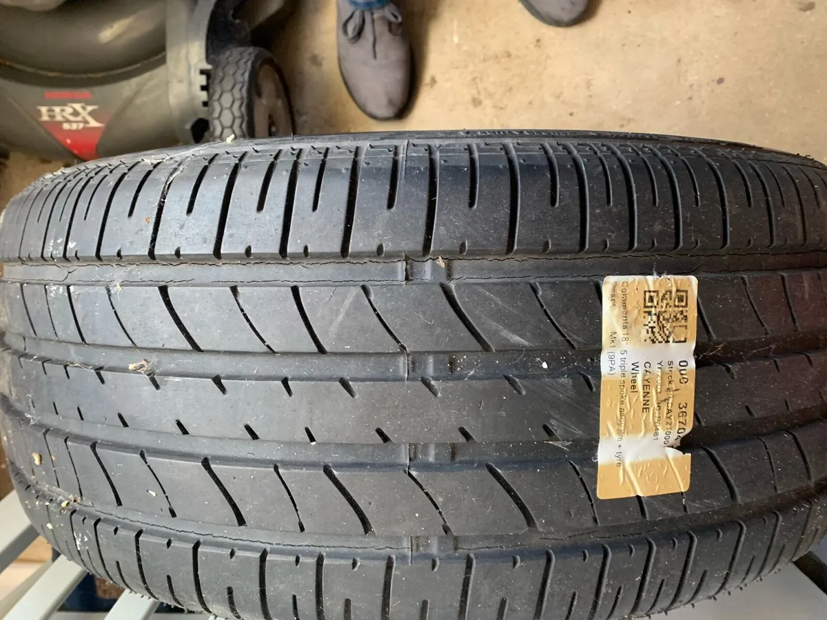 Porsche Wheel & Tyre - Image 2