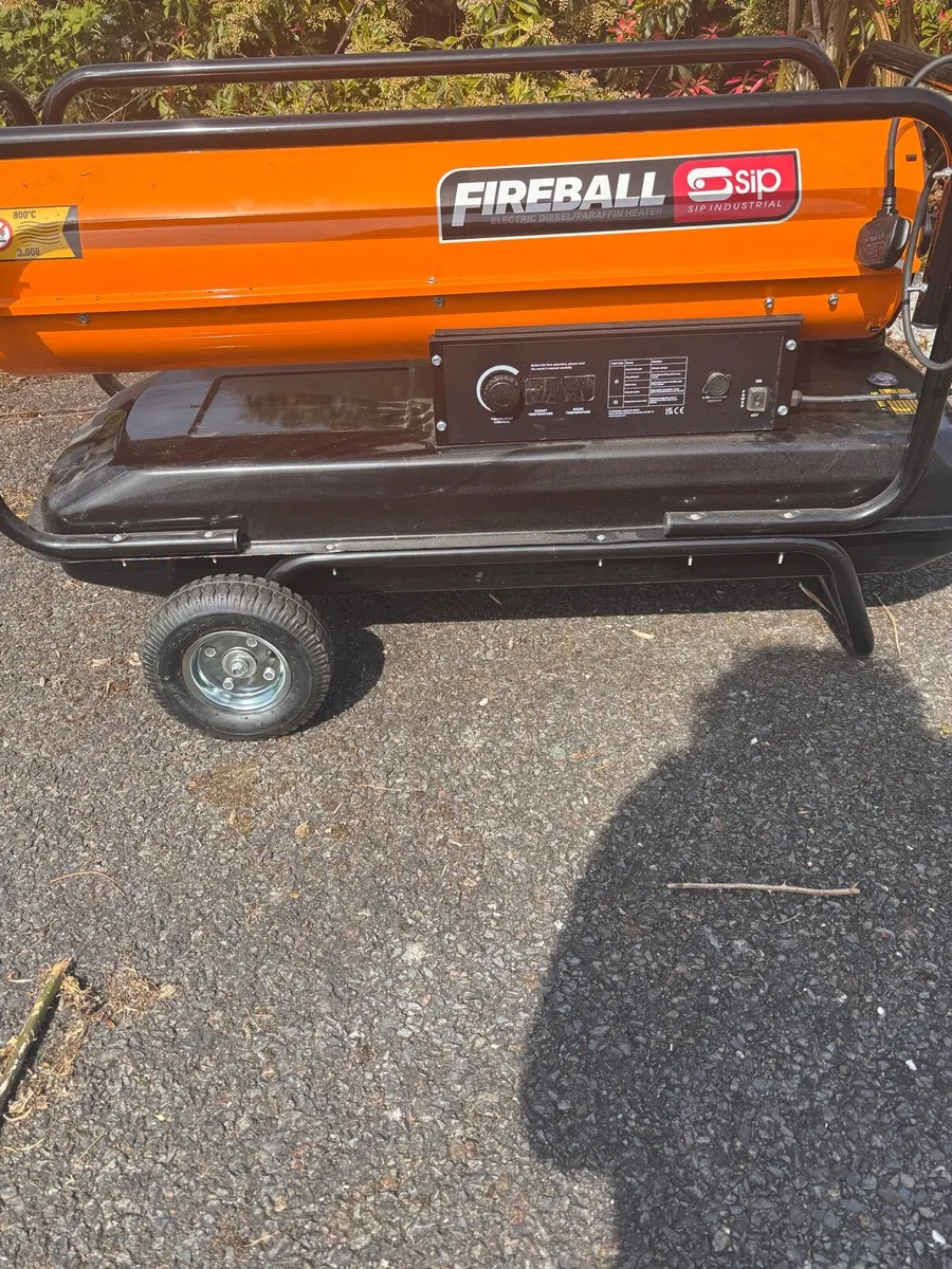 Diesel space heater warehouse - Image 1