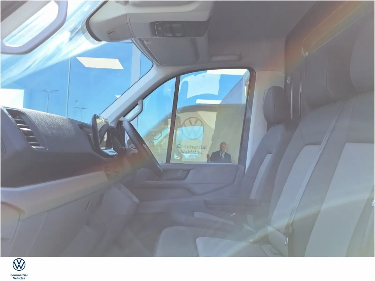 Volkswagen Crafter Highline MWB 140bhp auto - Image 3