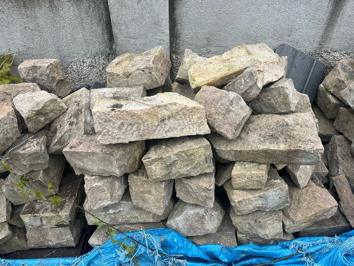 Reclaimed granite building stone - Image 4
