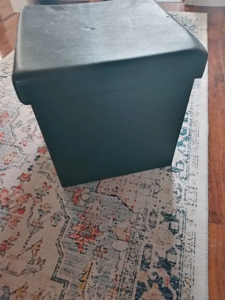 Black living room box