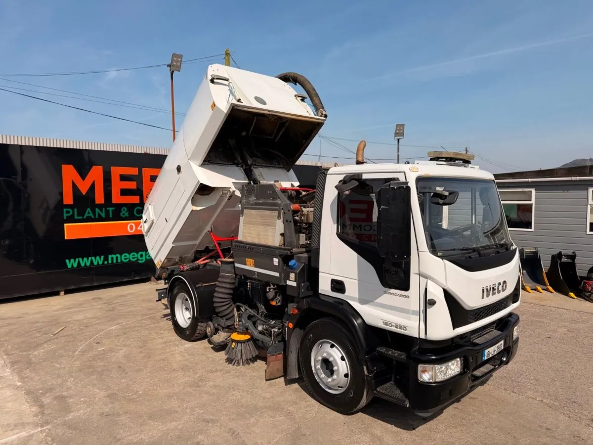 2018 IVECO JOHNSTON ROAD SWEEPER 79,000 mile - Image 1