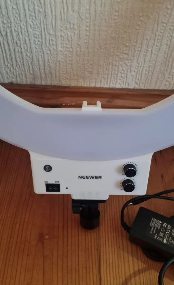 Neewer Ring Light - Image 2