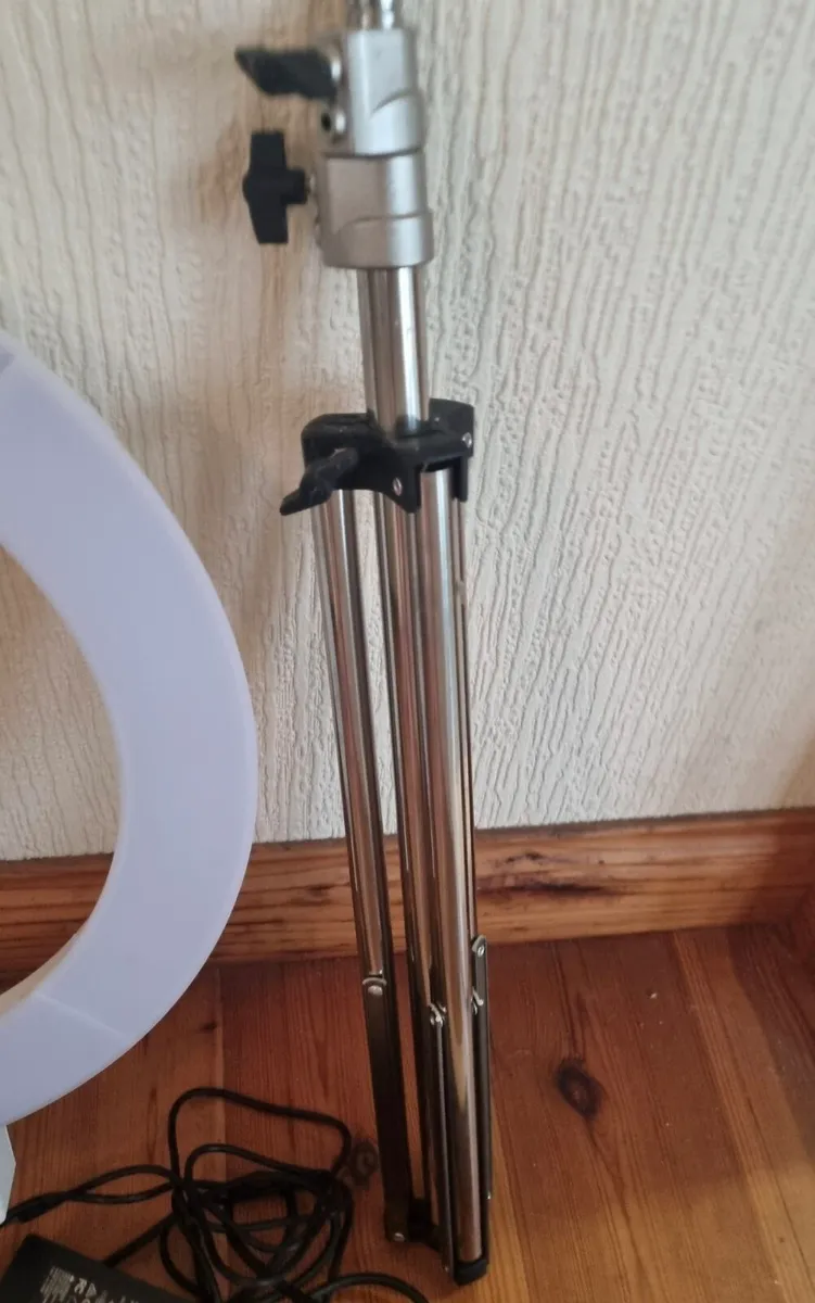 Neewer Ring Light - Image 3