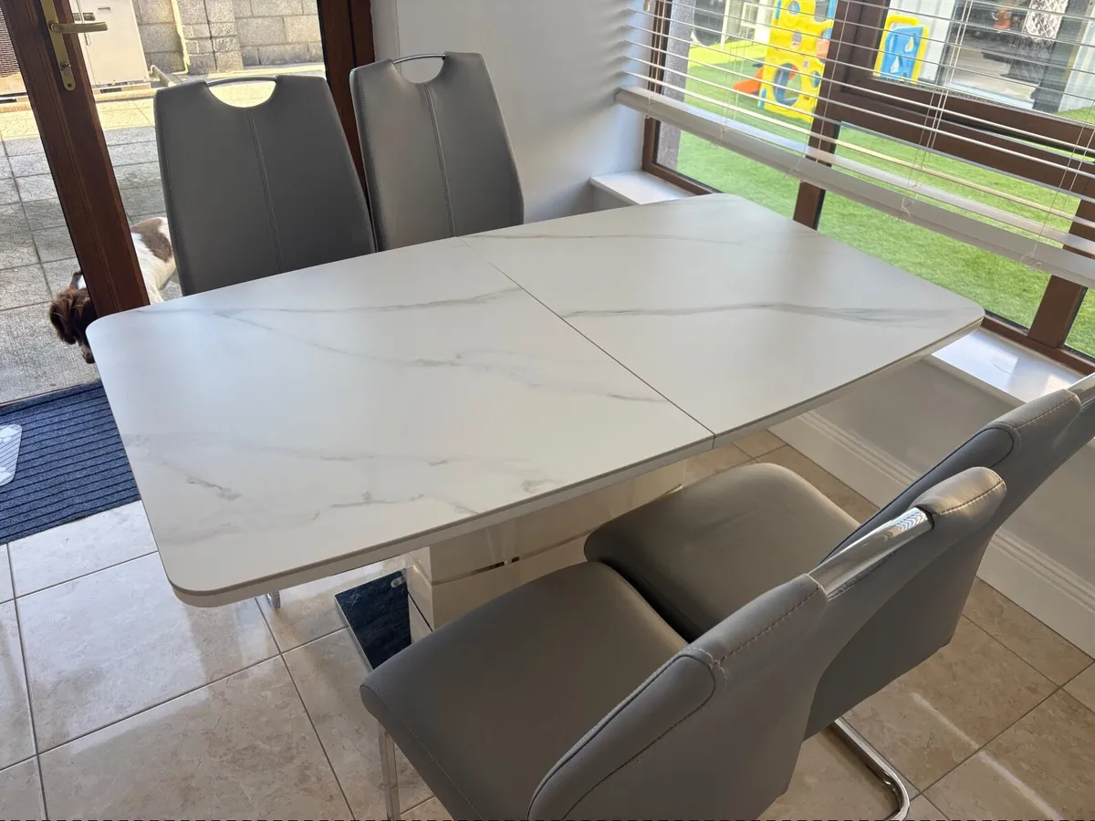 Kitchen table - Image 3