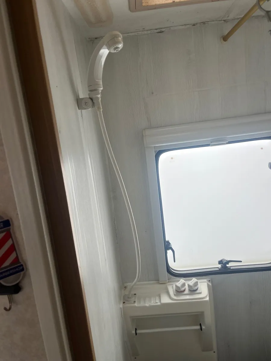 Lunar LX 2000 Caravan for sale - Image 2