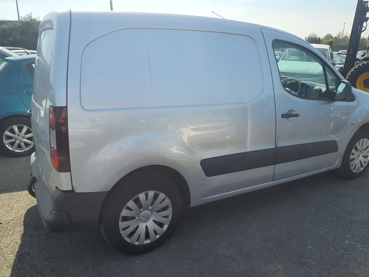 Citroen Berlingo 2013 Unbelievable clean - Image 3