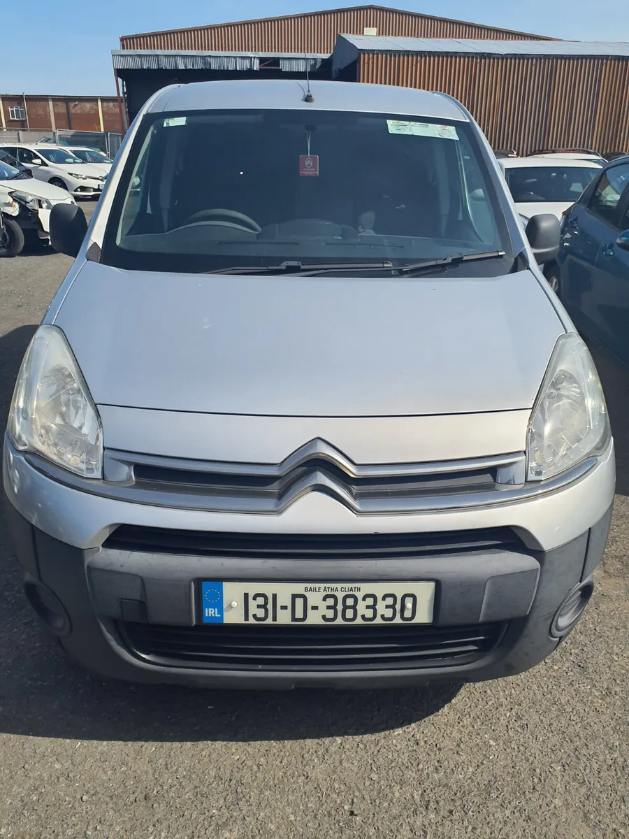 Citroen Berlingo 2013 Unbelievable clean - Image 1