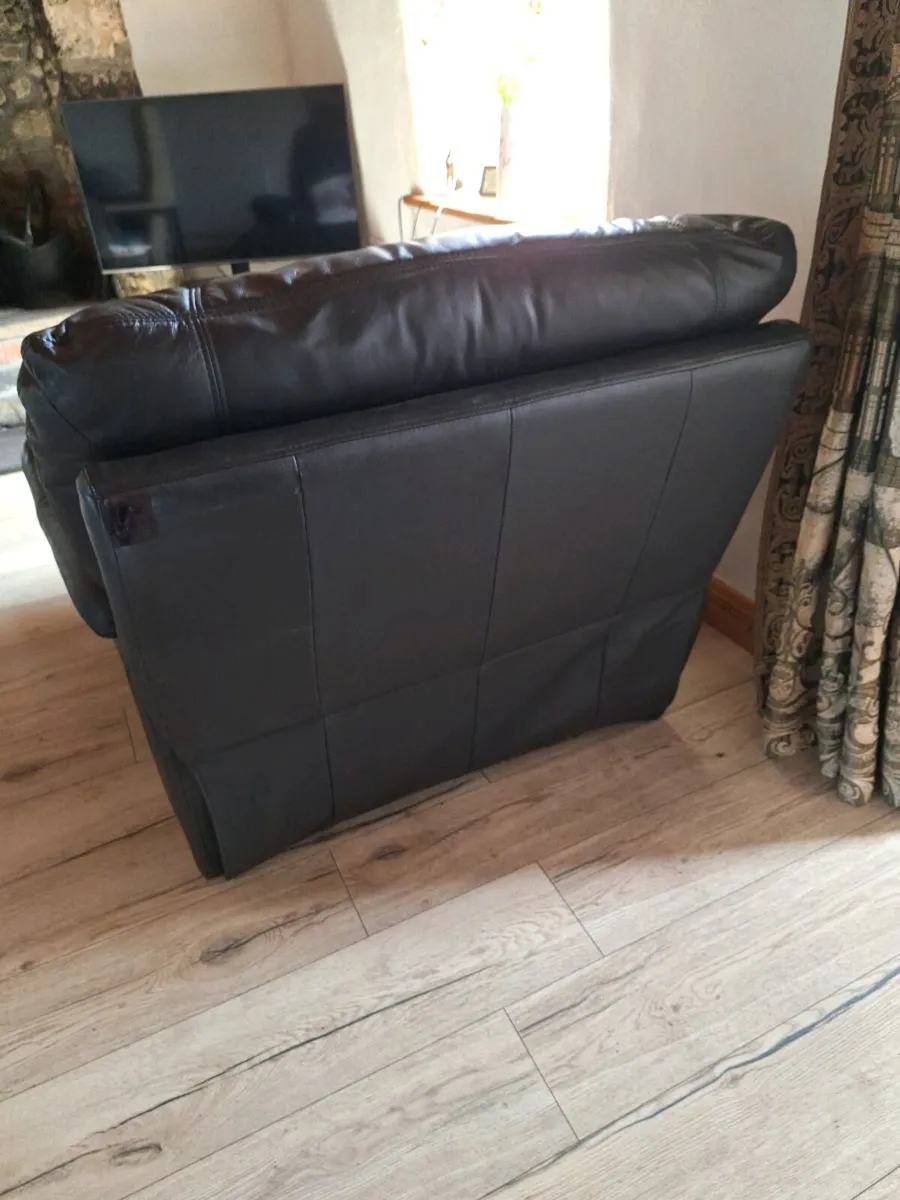 FREE Leather Recliner Chair- Black - Image 3