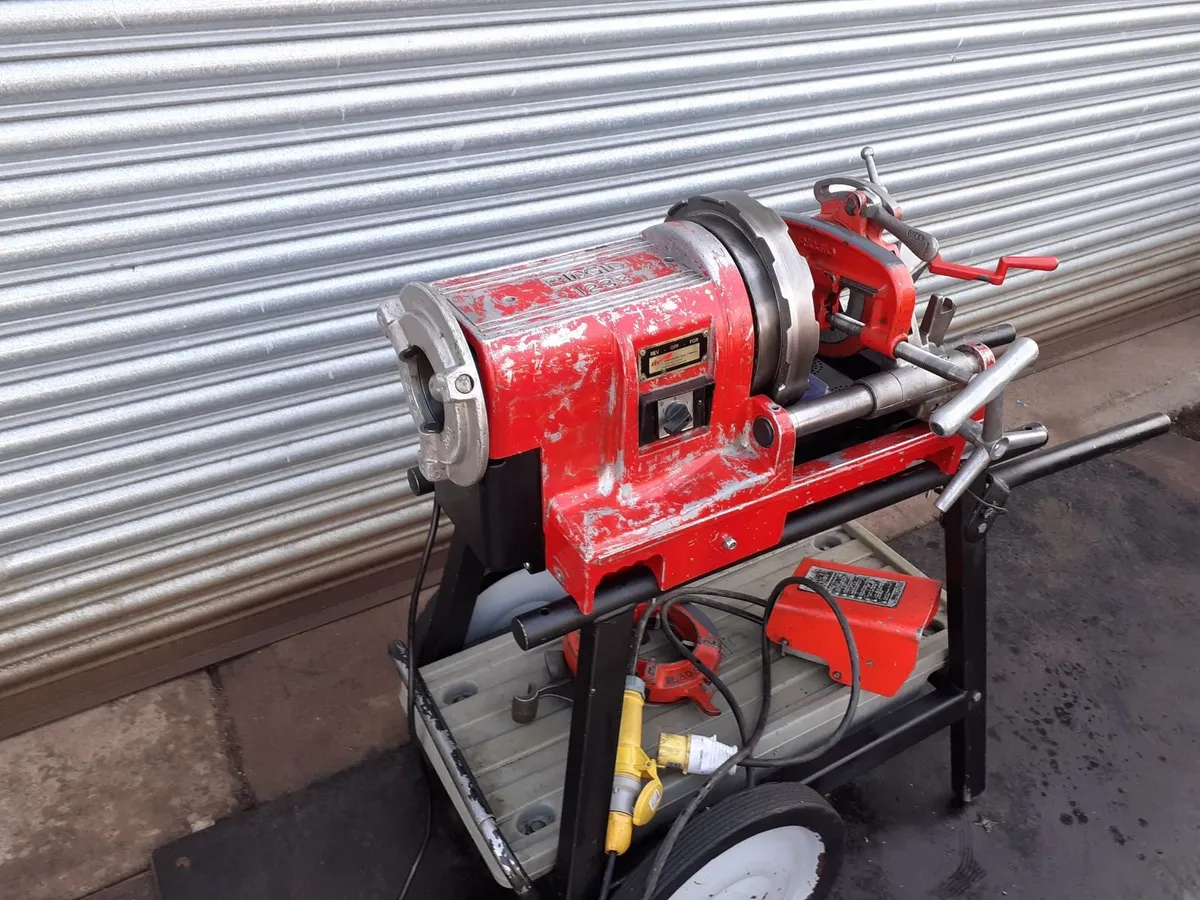 RIDGID 1233 THREADING MACHINE - Image 4