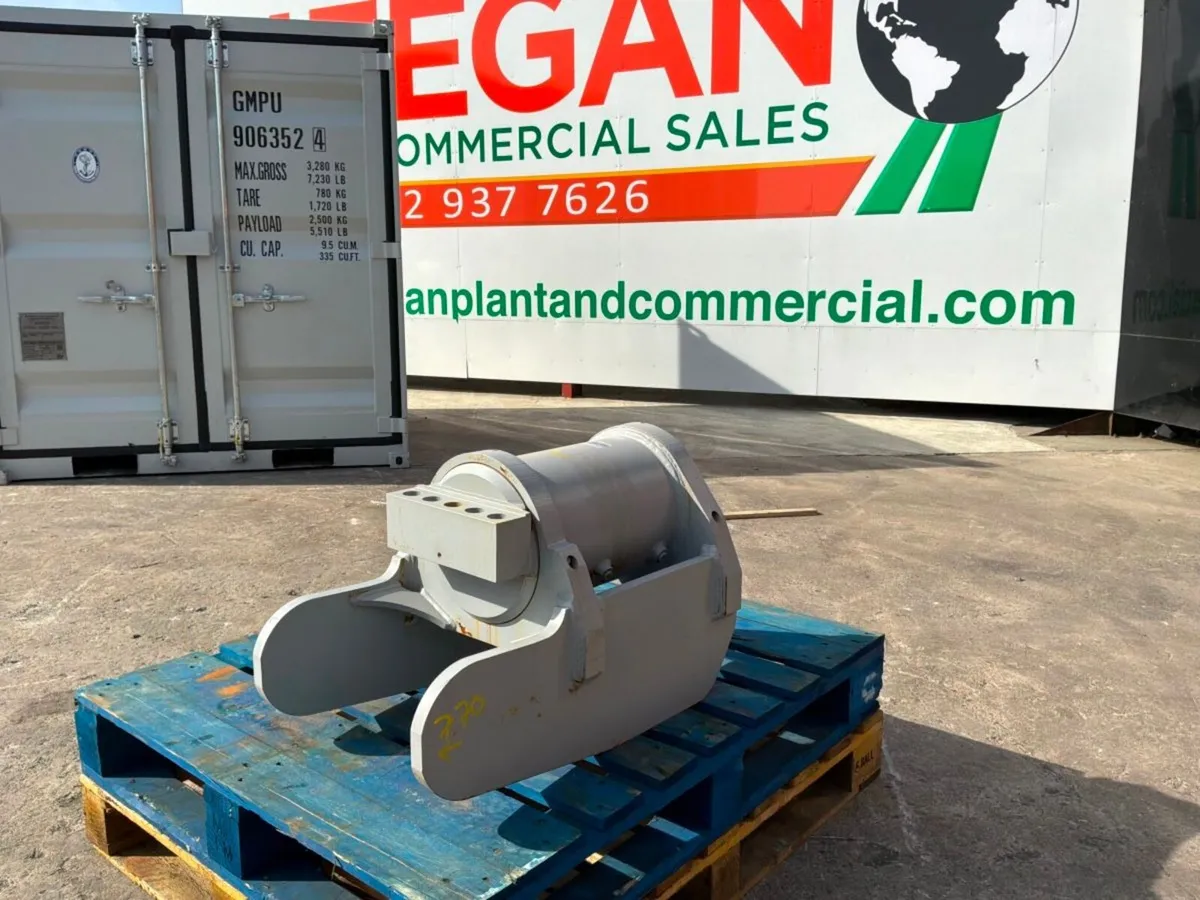 UNUSED ROTATING MOTOT / TILTING HITCH....1613d. - Image 2