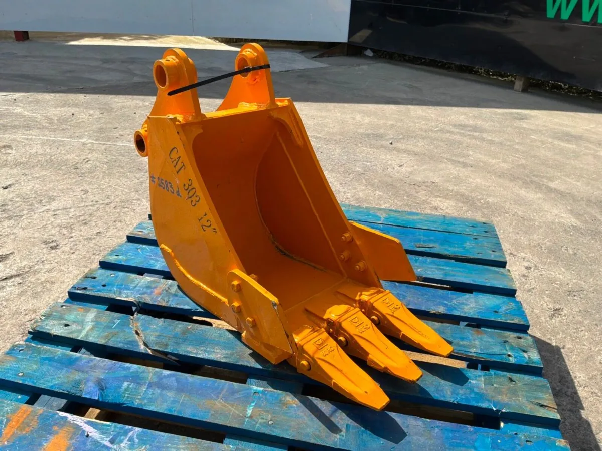 UNUSED 12" DIGGING BUCKET.....45mm PINS...2583d - Image 3