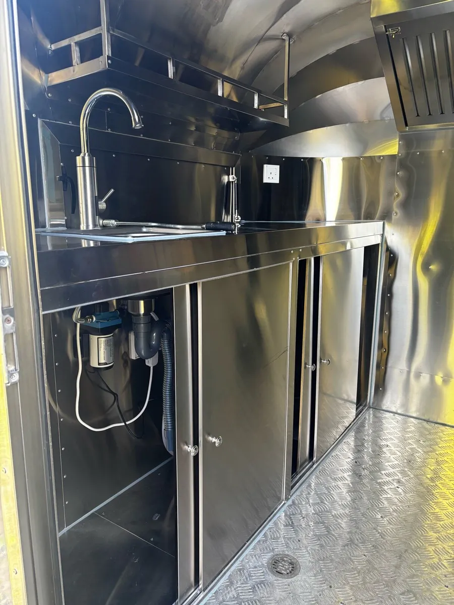 Food trailer - Image 4