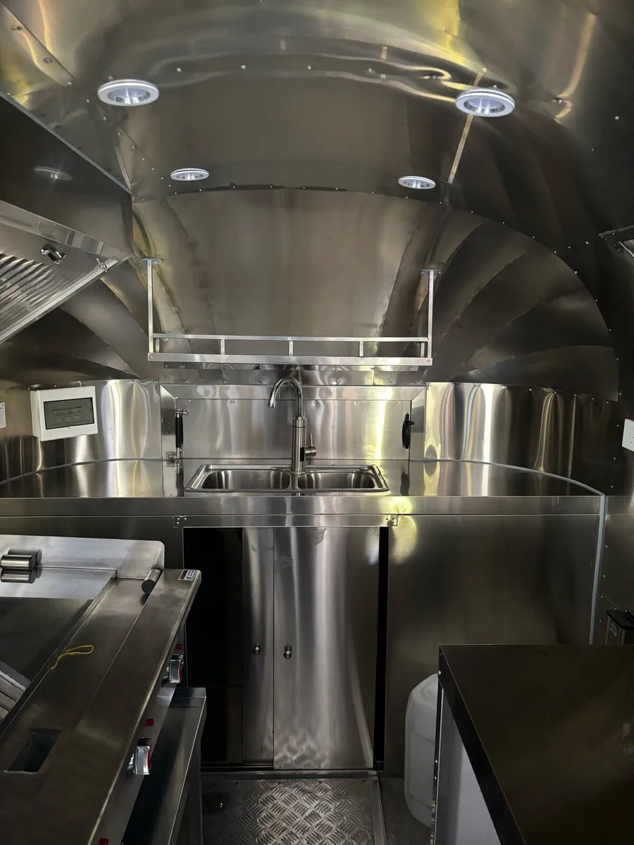 Food trailer - Image 2